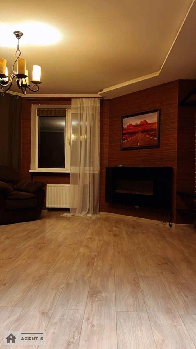 Apartment for rent 1 room, 52 m², 9th fl./11 floors. Myru, Kyiv. 