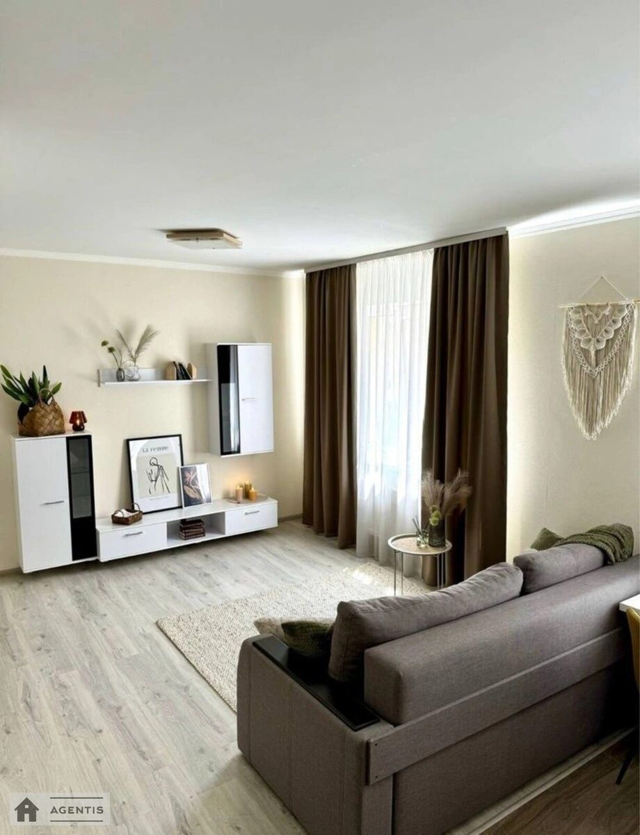 Apartment for rent 1 room, 47 m², 3rd fl./5 floors. Byshivskiy, Kyiv. 