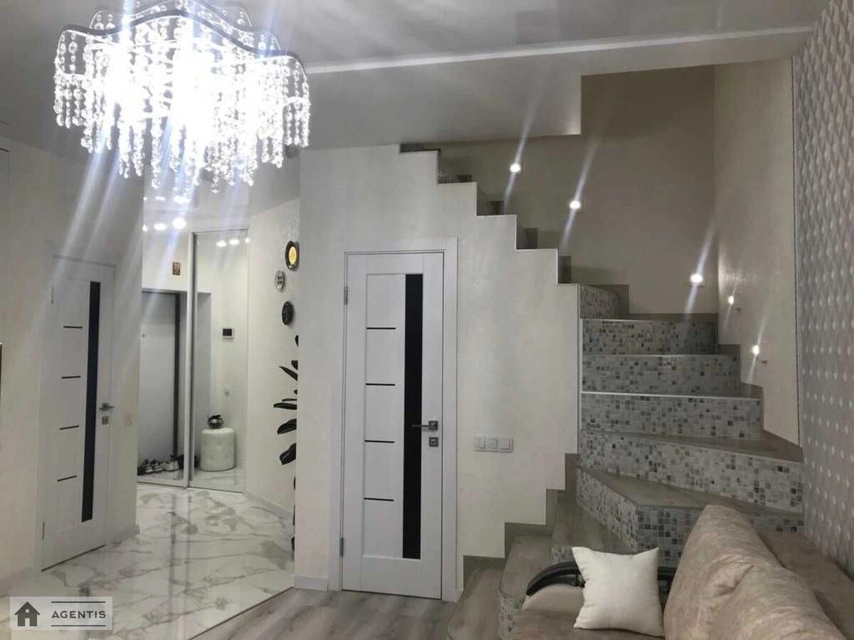 Здам квартиру 3 кімнати, 70 m², 9 пов./10 поверхів. 34, Боголюбова , Київ. 