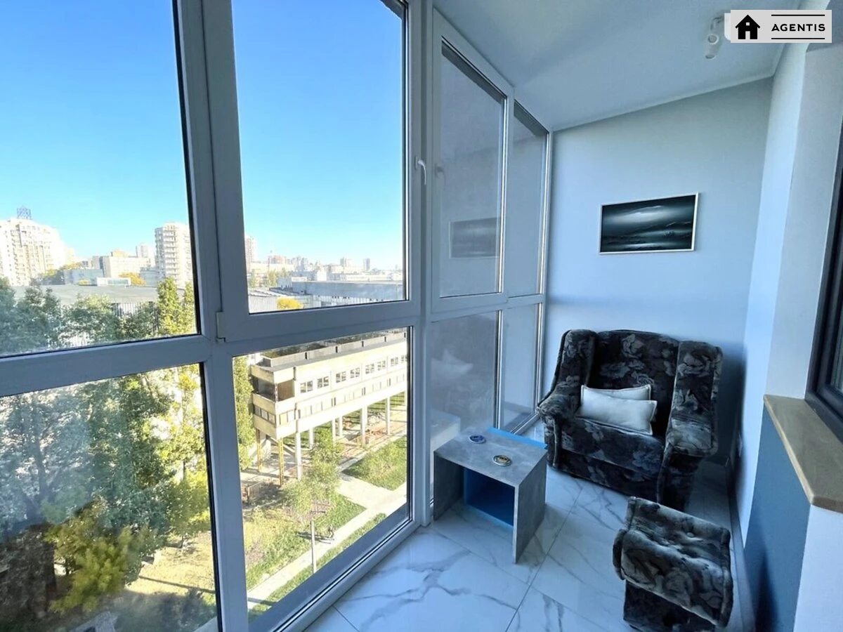 Сдам квартиру 2 комнаты, 92 m², 9 эт./25 этажей. 14, Нижнеключевая 14, Киев. 