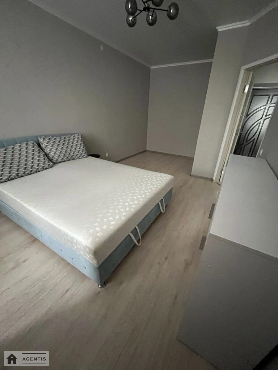 Сдам квартиру 1 комната, 39 m², 7 эт./10 этажей. 126, Соборна вул., Киев. 