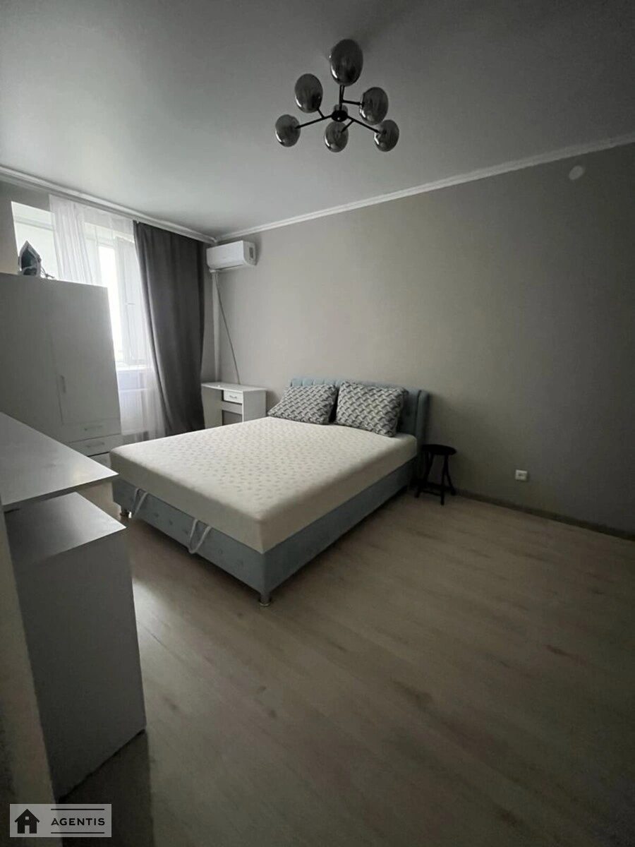 Apartment for rent 1 room, 39 m², 7th fl./10 floors. 126, Soborna vul., Kyiv. 