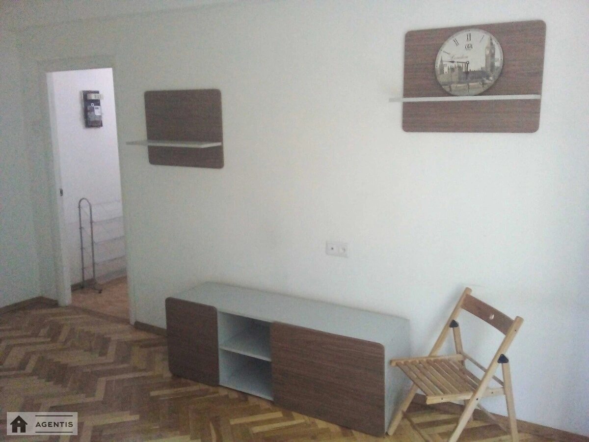 Здам квартиру 2 кімнати, 45 m², 2 пов./5 поверхів. 61, Данила Щербаківського вул. (Щербакова), Київ. 