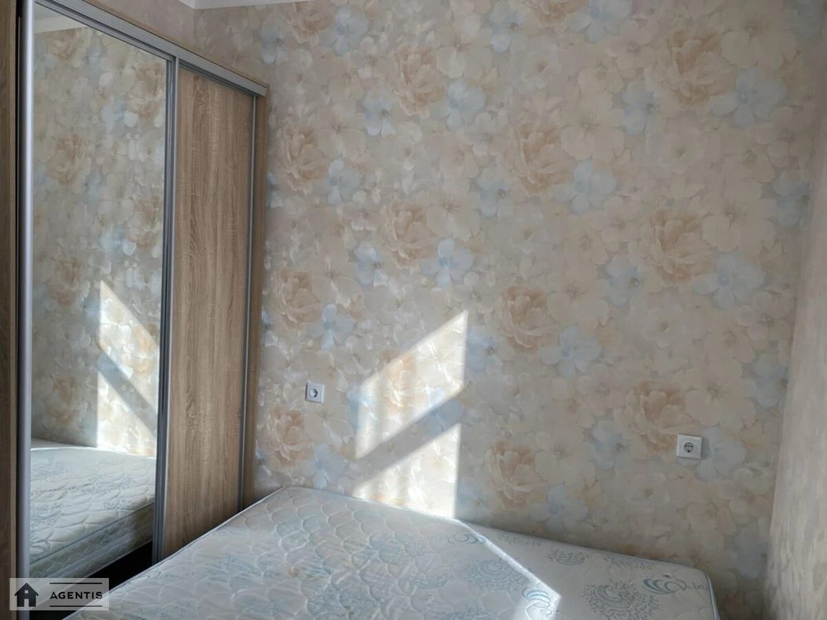 Здам квартиру 1 кімната, 30 m², 4 пов./6 поверхів. 103, Соборна вул., Київ. 