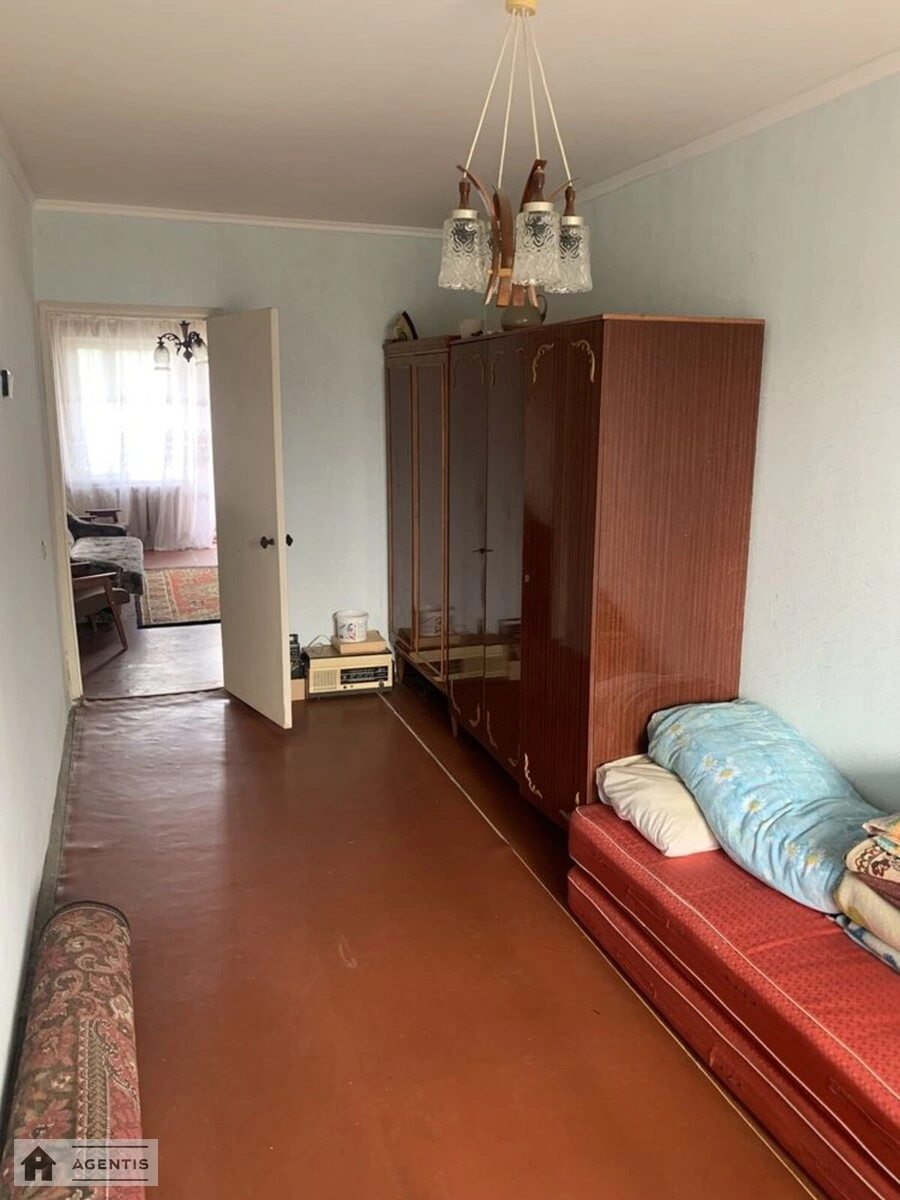 Сдам квартиру 3 комнаты, 65 m², 6 эт./9 этажей. 24, Жмеринская 24, Киев. 