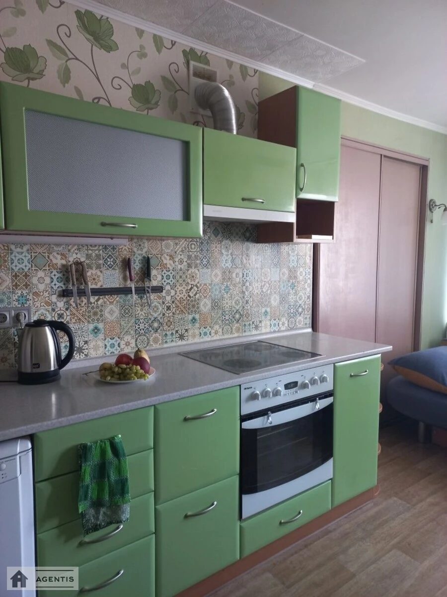 Apartment for rent 1 room, 64 m², 8th fl./12 floors. Darnytskyy rayon, Kyiv. 