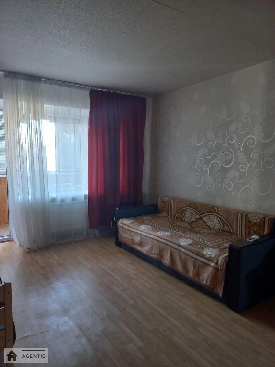 Apartment for rent 1 room, 64 m², 8th fl./12 floors. Darnytskyy rayon, Kyiv. 