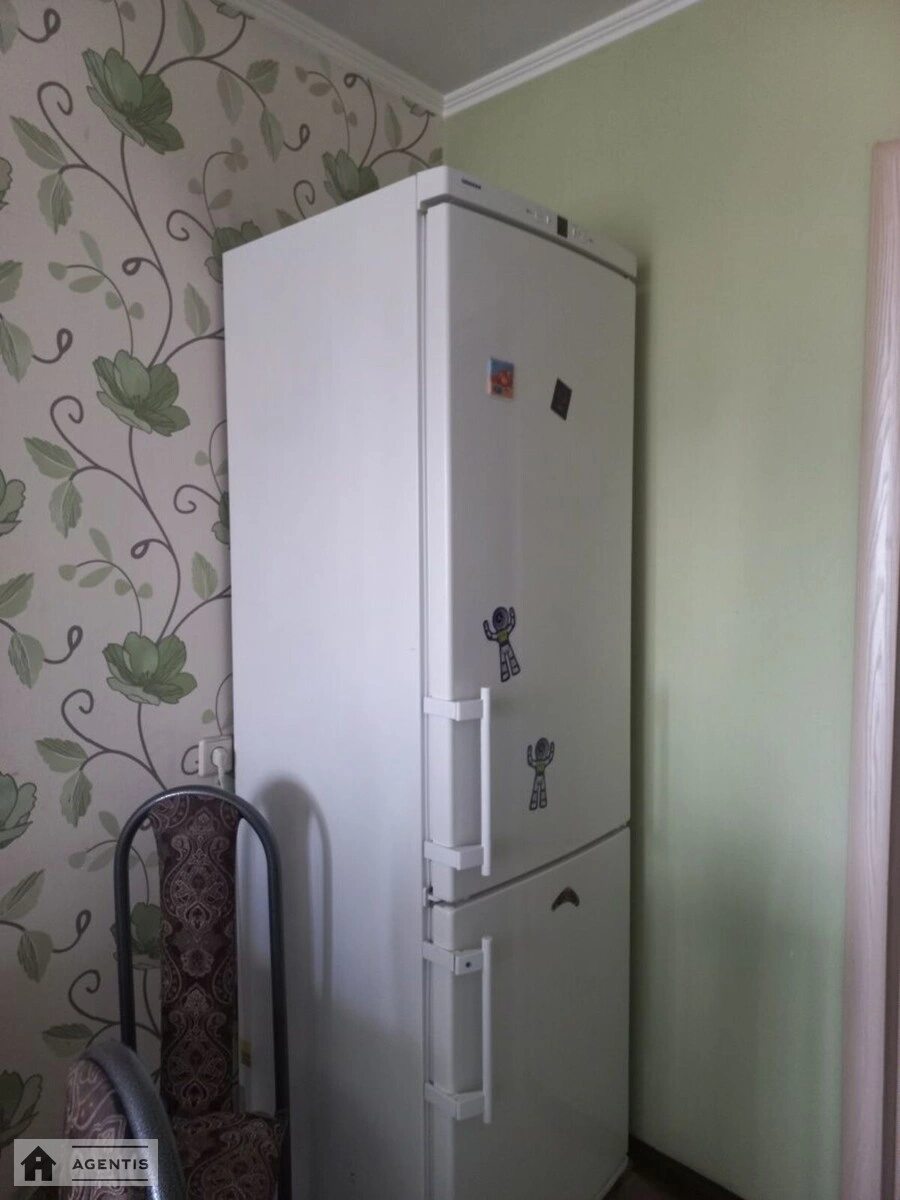 Здам квартиру 1 кімната, 64 m², 8 пов./12 поверхів. Дарницький район, Київ. 