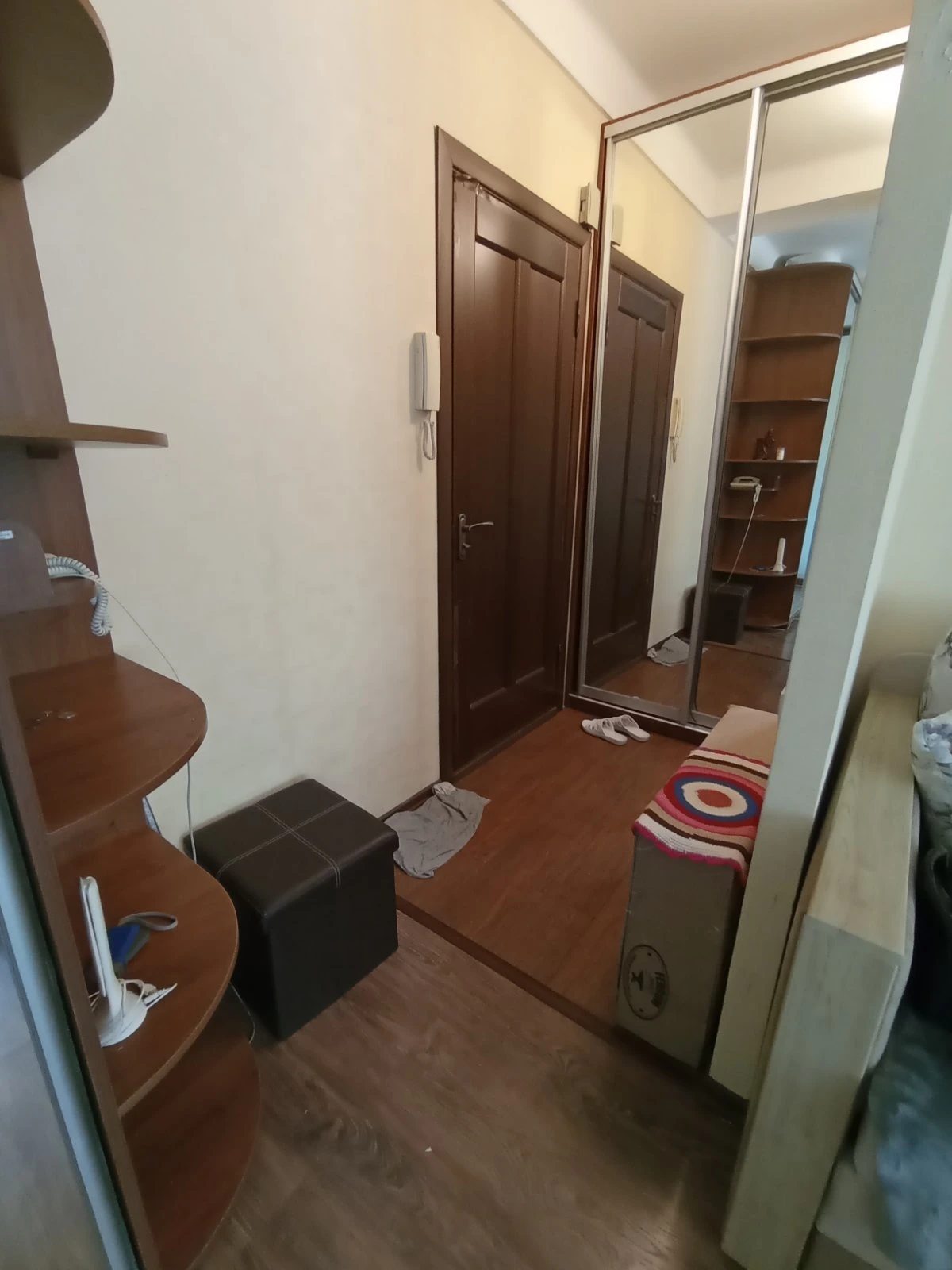 Apartment for rent 1 room, 30 m², 1st fl./5 floors. 3, Minina 3, Kyiv. 