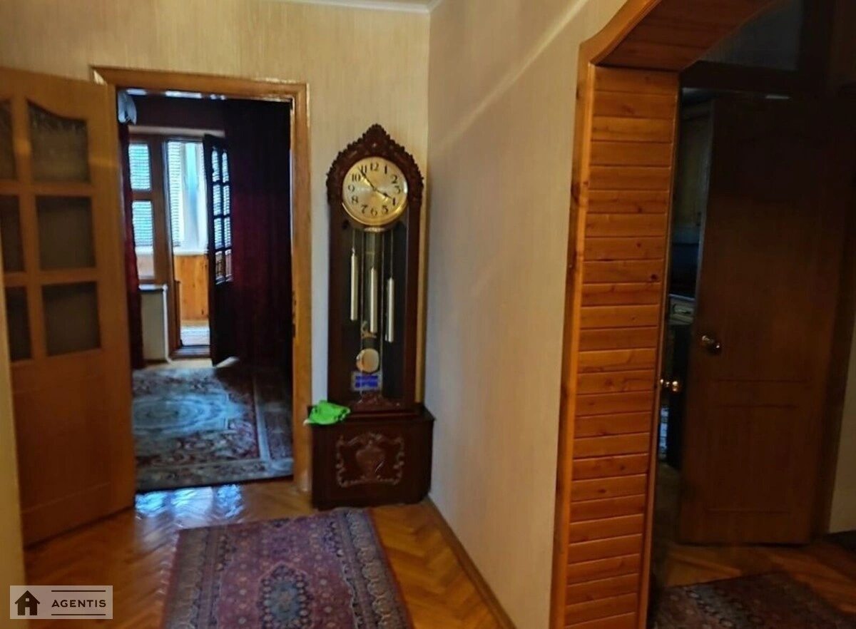 Apartment for rent 3 rooms, 74 m², 9th fl./10 floors. Holosiyivskyy rayon, Kyiv. 