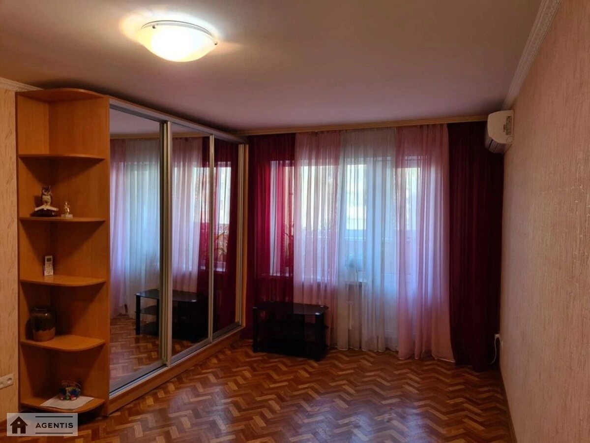 Apartment for rent 1 room, 35 m², 5th fl./9 floors. 24, Symyrenka 24, Kyiv. 