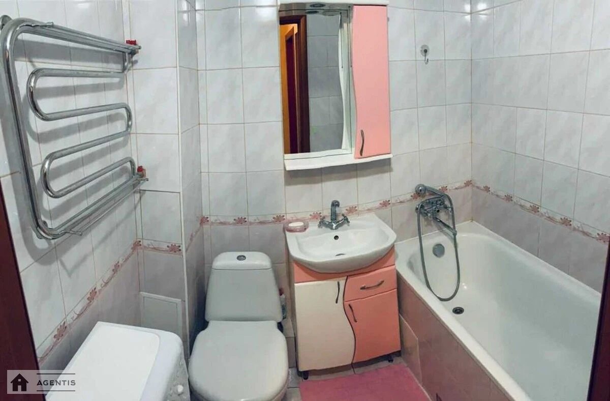 Здам квартиру 1 кімната, 35 m², 5 пов./9 поверхів. 24, Симиренка 24, Київ. 