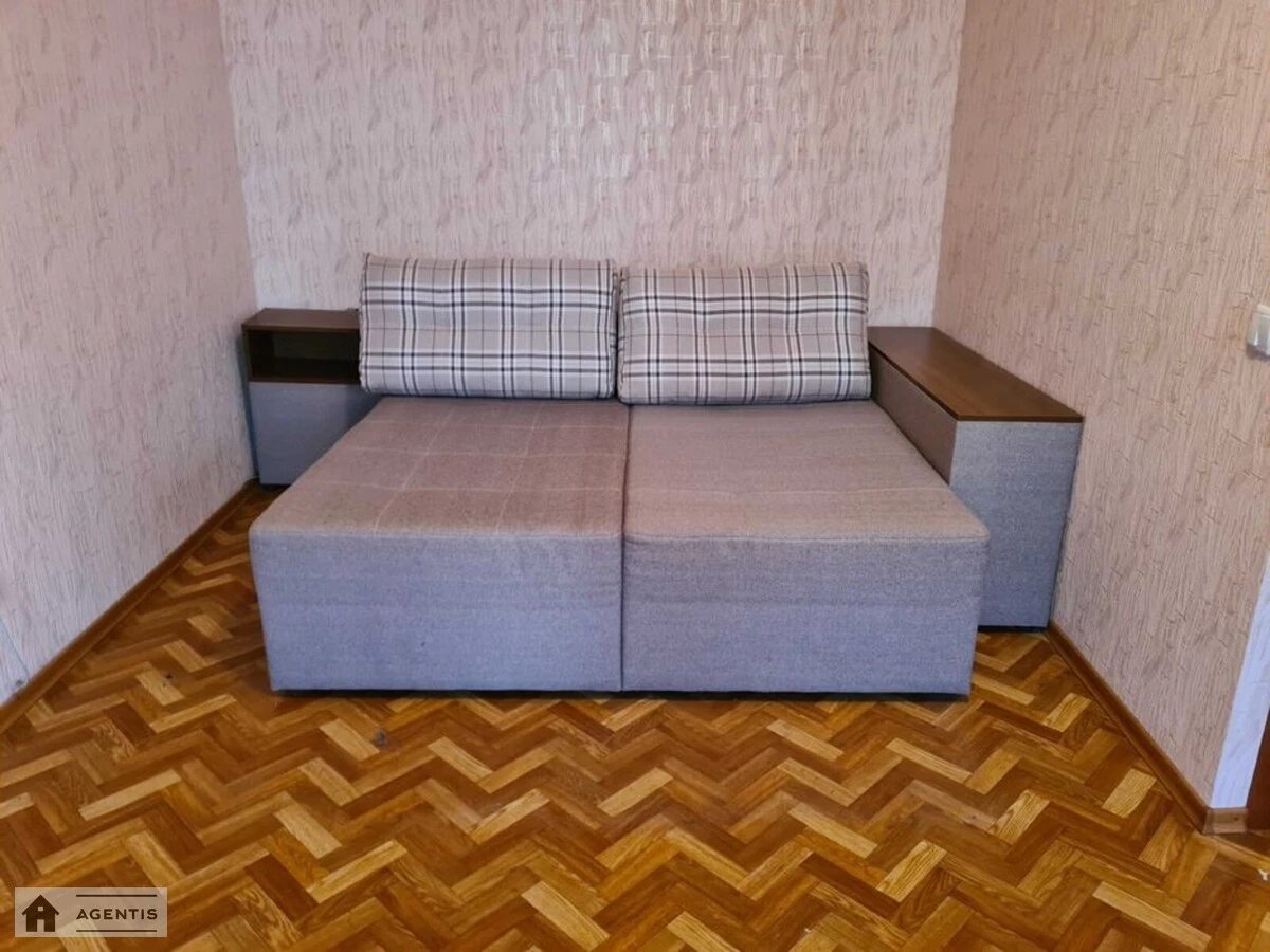 Здам квартиру 1 кімната, 35 m², 5 пов./9 поверхів. 24, Симиренка 24, Київ. 