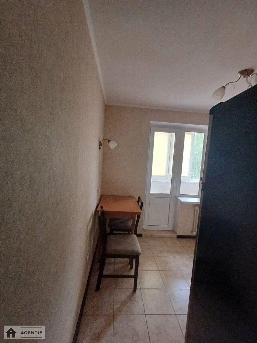 Сдам квартиру 1 комната, 36 m², 3 эт./16 этажей. 9, Зої Гайдай вул., Киев. 