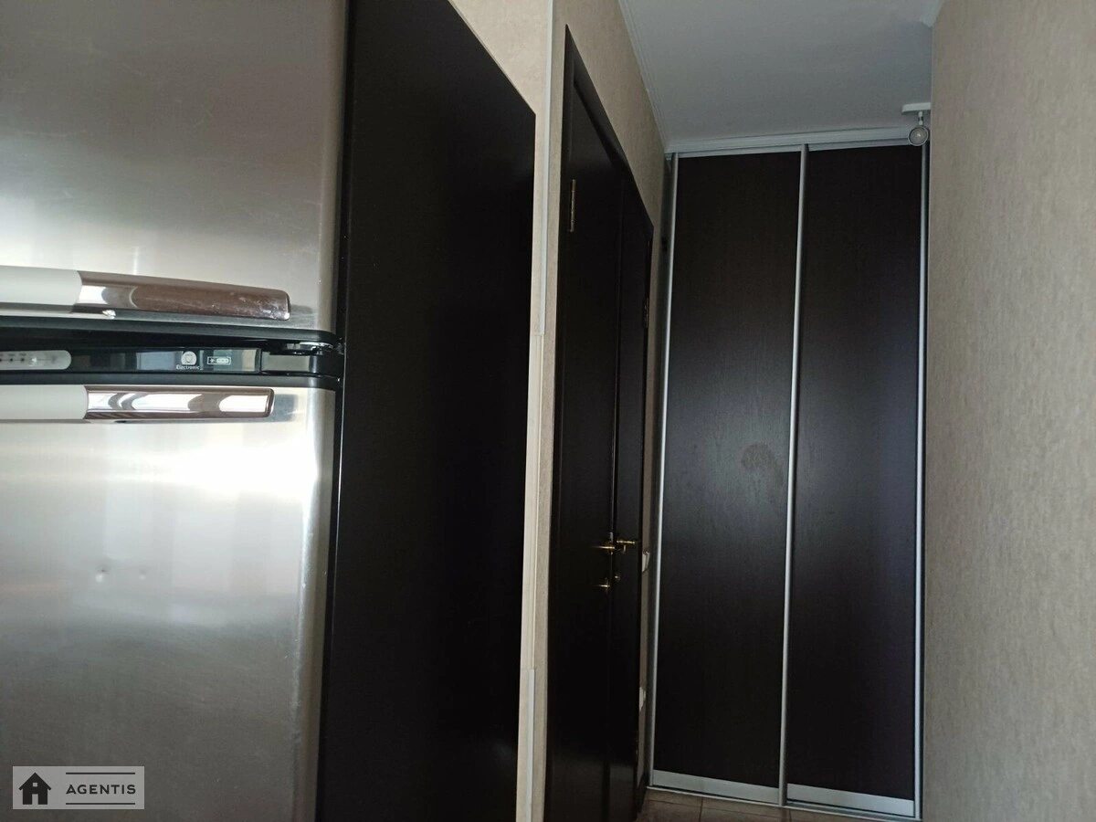 Apartment for rent 1 room, 36 m², 3rd fl./16 floors. 9, Zoyi Hayday vul., Kyiv. 