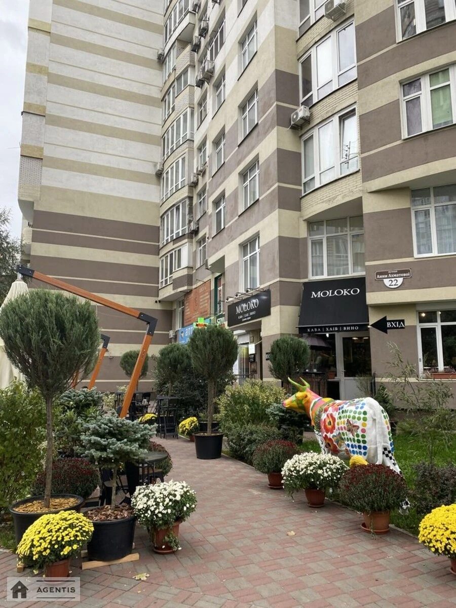 Apartment for rent 3 rooms, 130 m², 22nd fl./22 floors. 22, Anny Akhmatovoyi vul., Kyiv. 