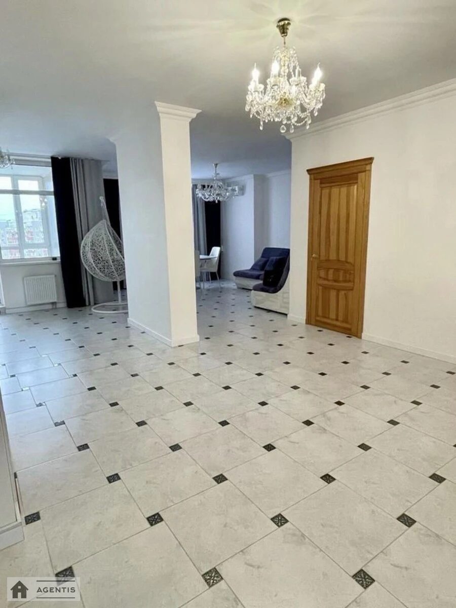 Сдам квартиру 3 комнаты, 130 m², 22 эт./22 этажа. 22, Анни Ахматової вул., Киев. 