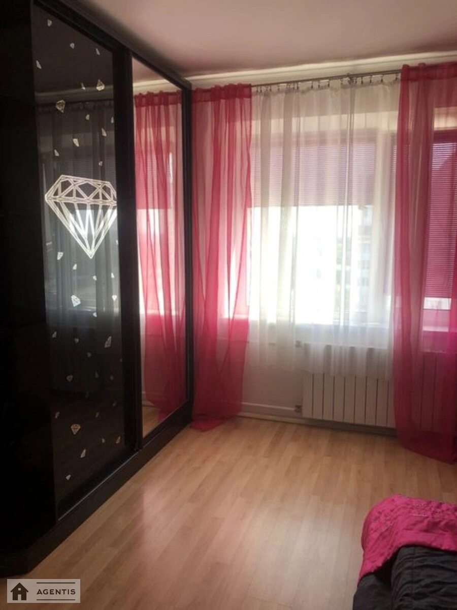 Apartment for rent 3 rooms, 76 m², 14th fl./16 floors. 36, Vatslava Havela bulv. Ivana Lepse, Kyiv. 