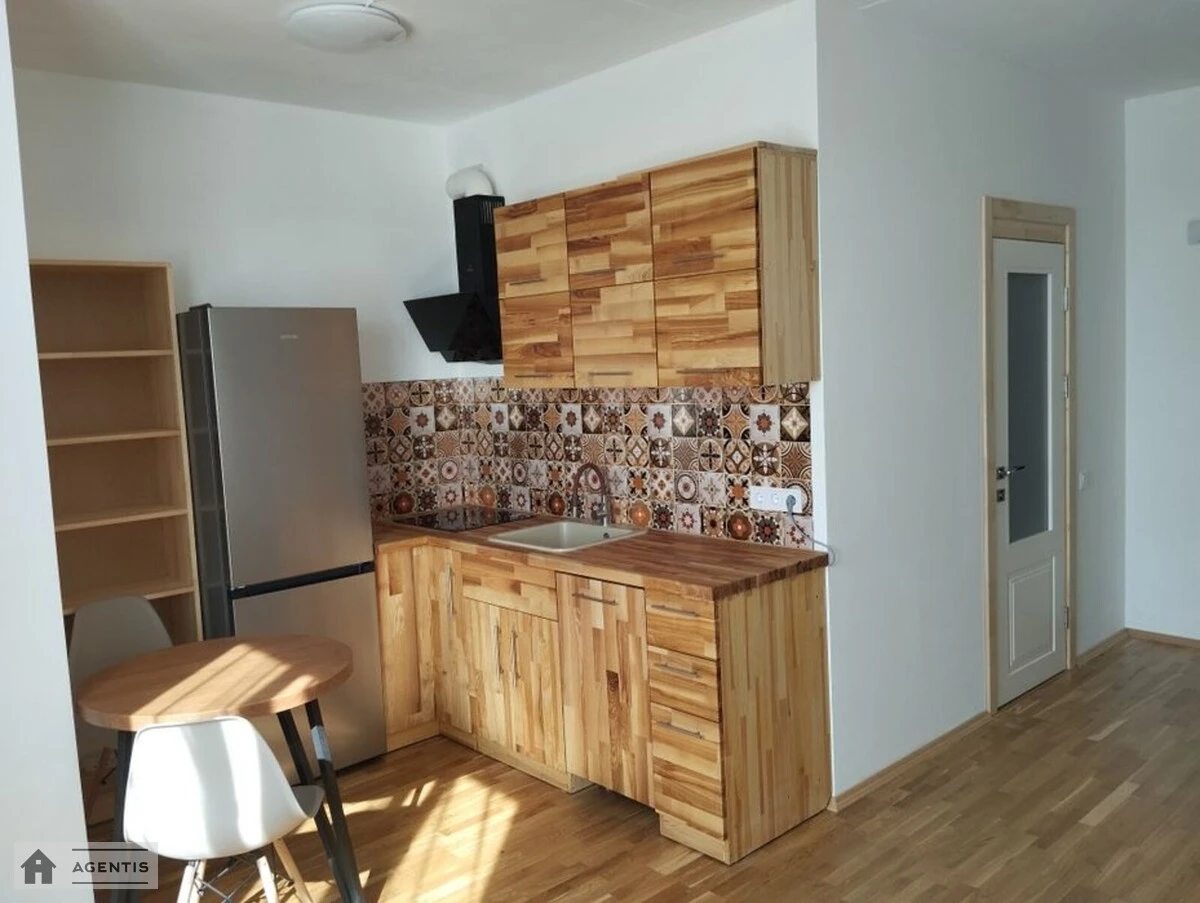 Сдам квартиру 1 комната, 25 m², 4 эт./4 этажа. Практична вул., Киев. 