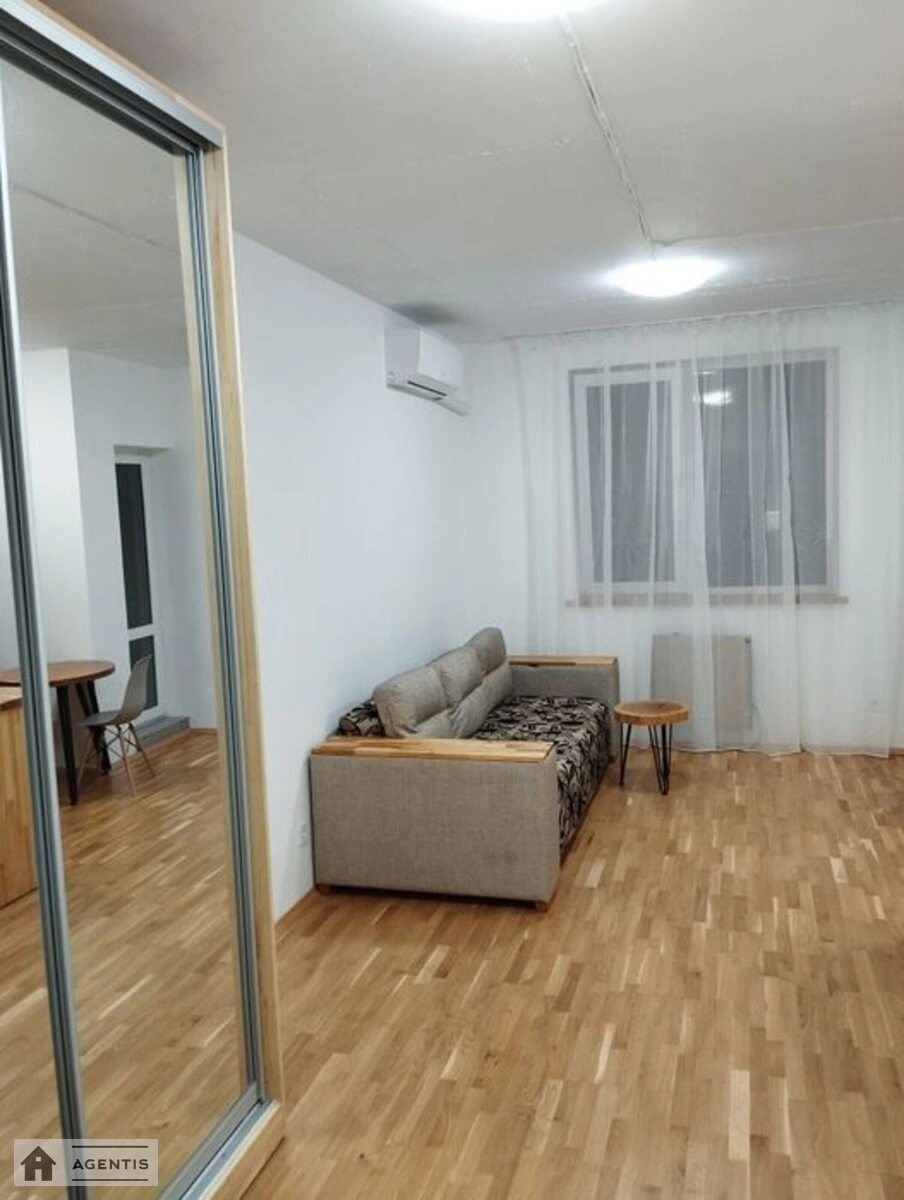 Apartment for rent 1 room, 25 m², 4th fl./4 floors. Praktychna vul., Kyiv. 