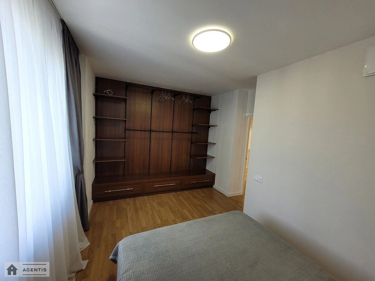 Apartment for rent 2 rooms, 70 m², 7th fl./33 floors. 5, Beresteyskyy prosp. Peremohy, Kyiv. 