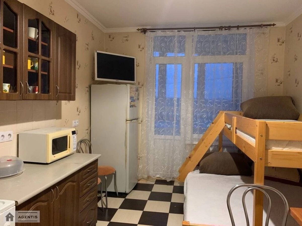 Сдам квартиру 1 комната, 48 m², 19 эт./25 этажей. 40, Урловская 40, Киев. 