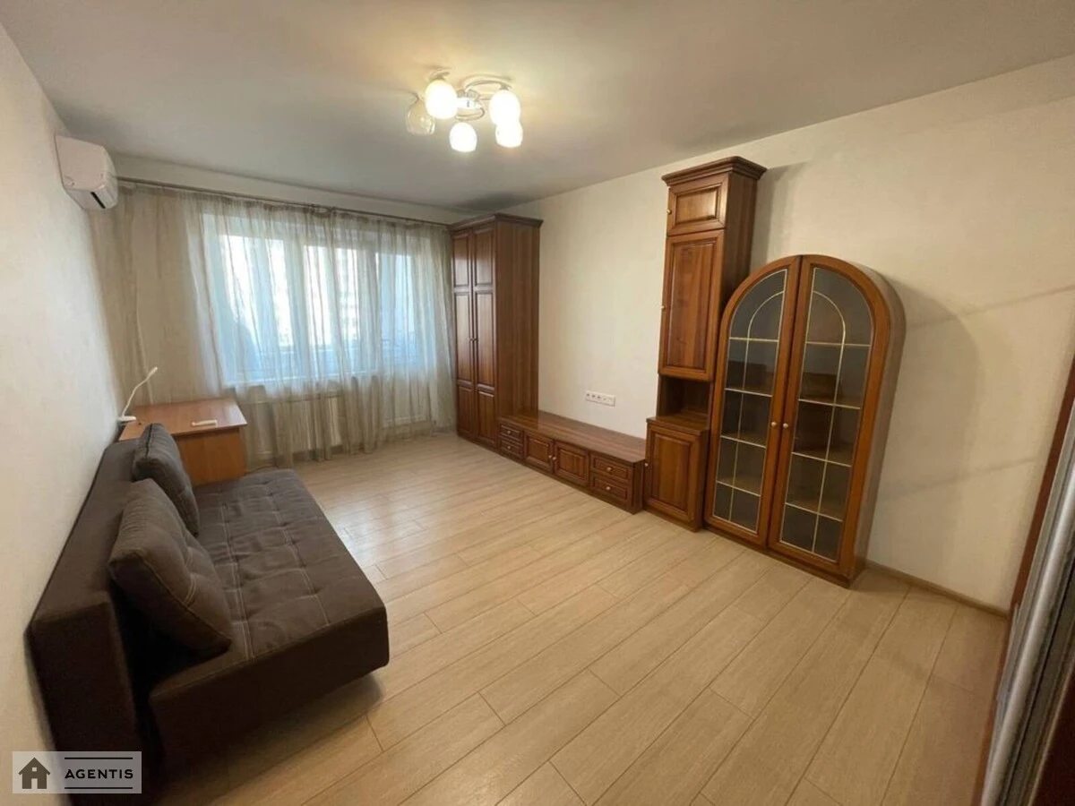 Apartment for rent 2 rooms, 55 m², 4th fl./9 floors. 14, Pivnichna 14, Kyiv. 