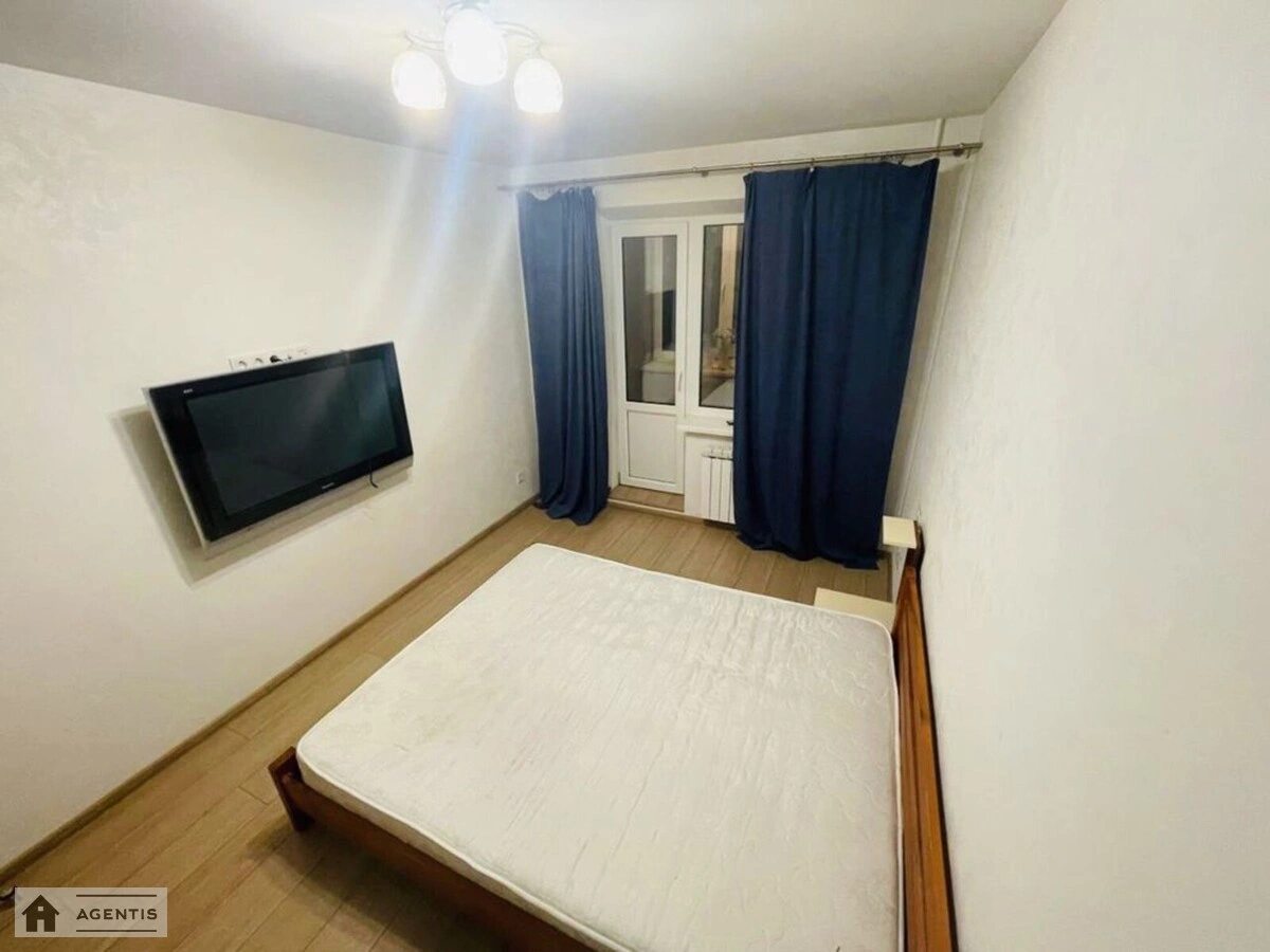 Сдам квартиру 2 комнаты, 55 m², 4 эт./9 этажей. 14, Северная 14, Киев. 