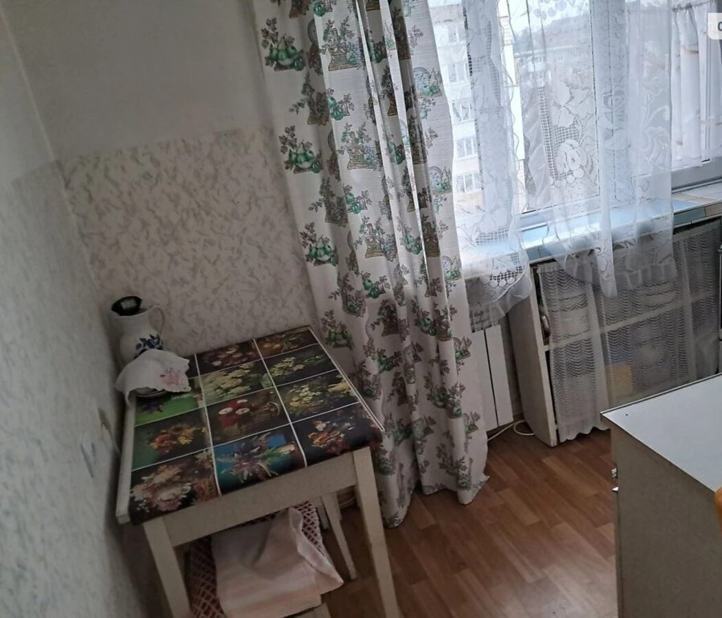 Продаж квартири 2 кімнати, 43 m², 7 пов./10 поверхів. 10, Богдана Гаврилишина вул. (Ванди Василевської), Київ. 