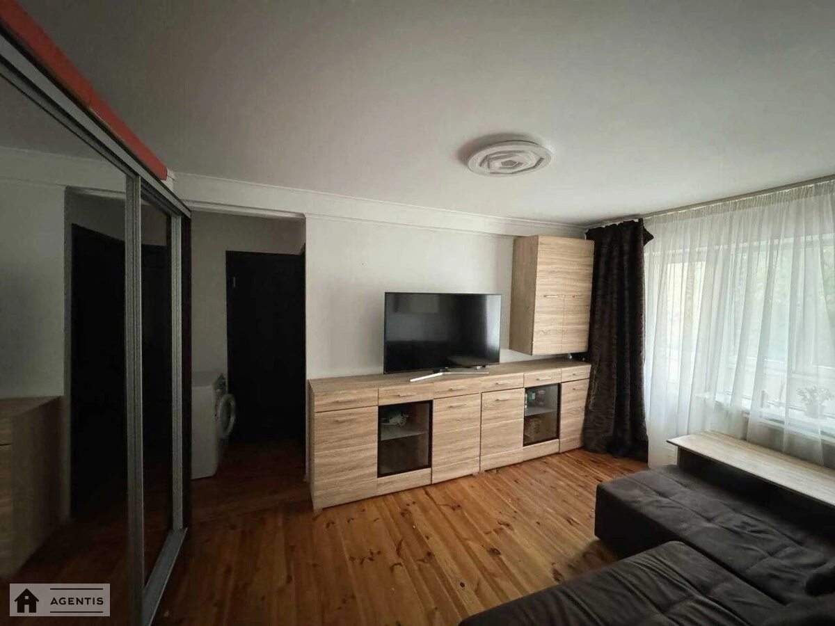 Apartment for rent 2 rooms, 40 m², 4th fl./5 floors. Ushynskogo, Kyiv. 