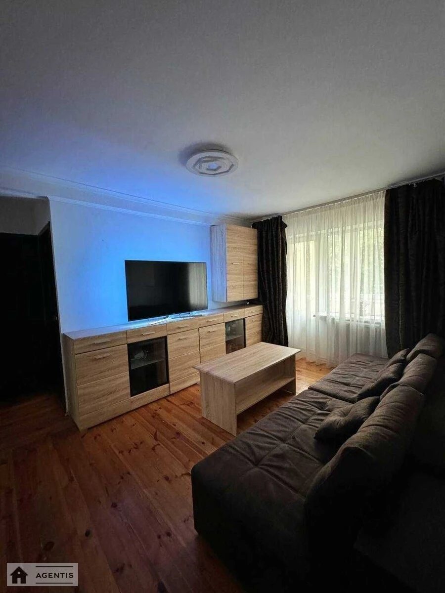 Apartment for rent 2 rooms, 40 m², 4th fl./5 floors. Ushynskogo, Kyiv. 