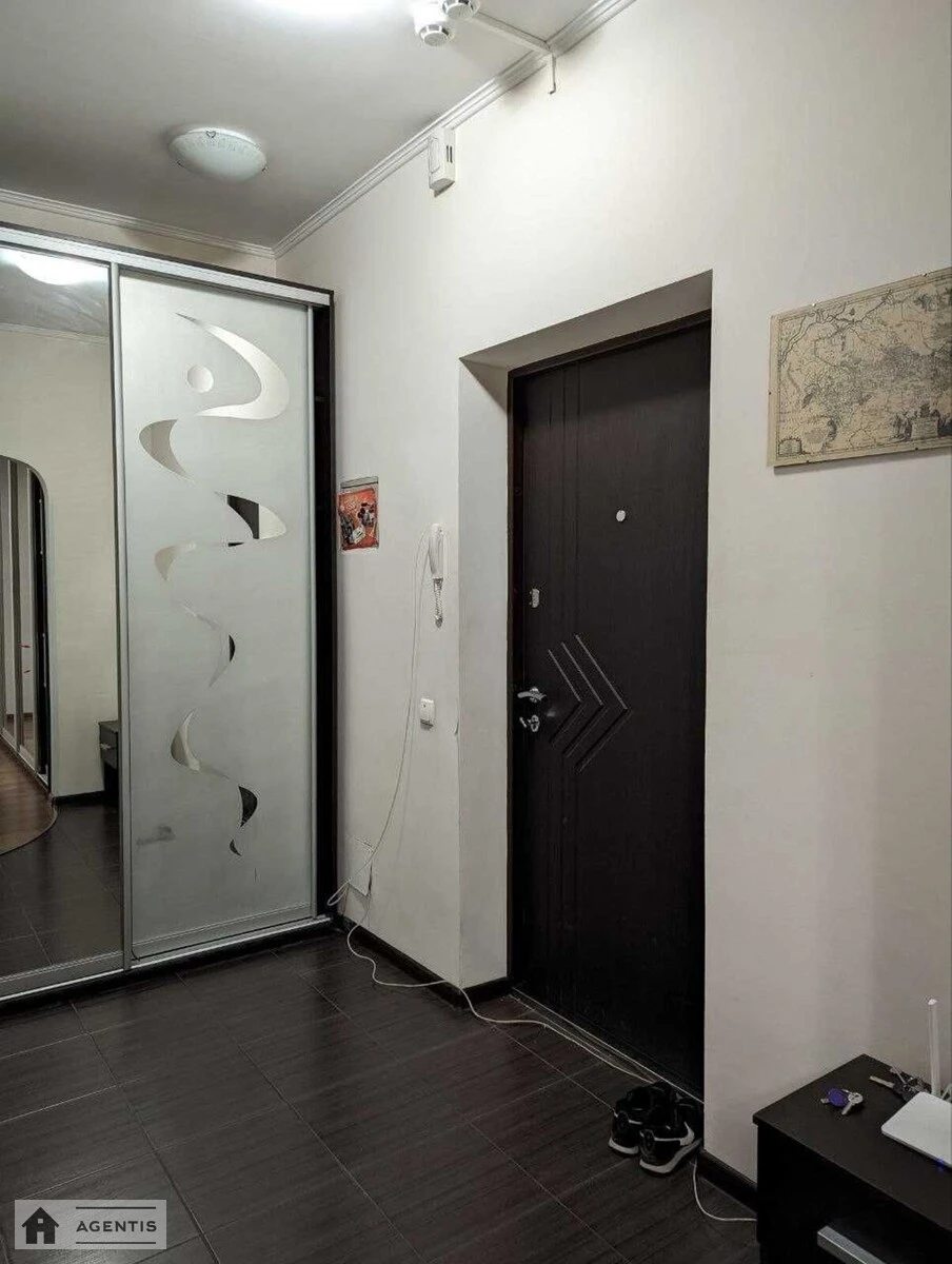 Сдам квартиру 1 комната, 41 m², 14 эт./25 этажей. 6, Драгоманова 6, Киев. 