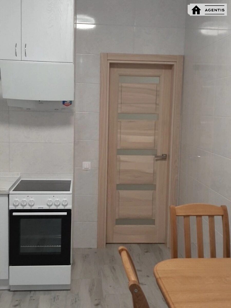 Здам квартиру 1 кімната, 51 m², 13 пов./17 поверхів. 44, Січових Стрільців 44, Київ. 