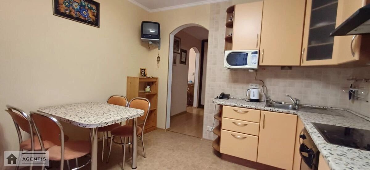 Здам квартиру 2 кімнати, 66 m², 10 пов./18 поверхів. 12, Федора Ернста вул., Київ. 