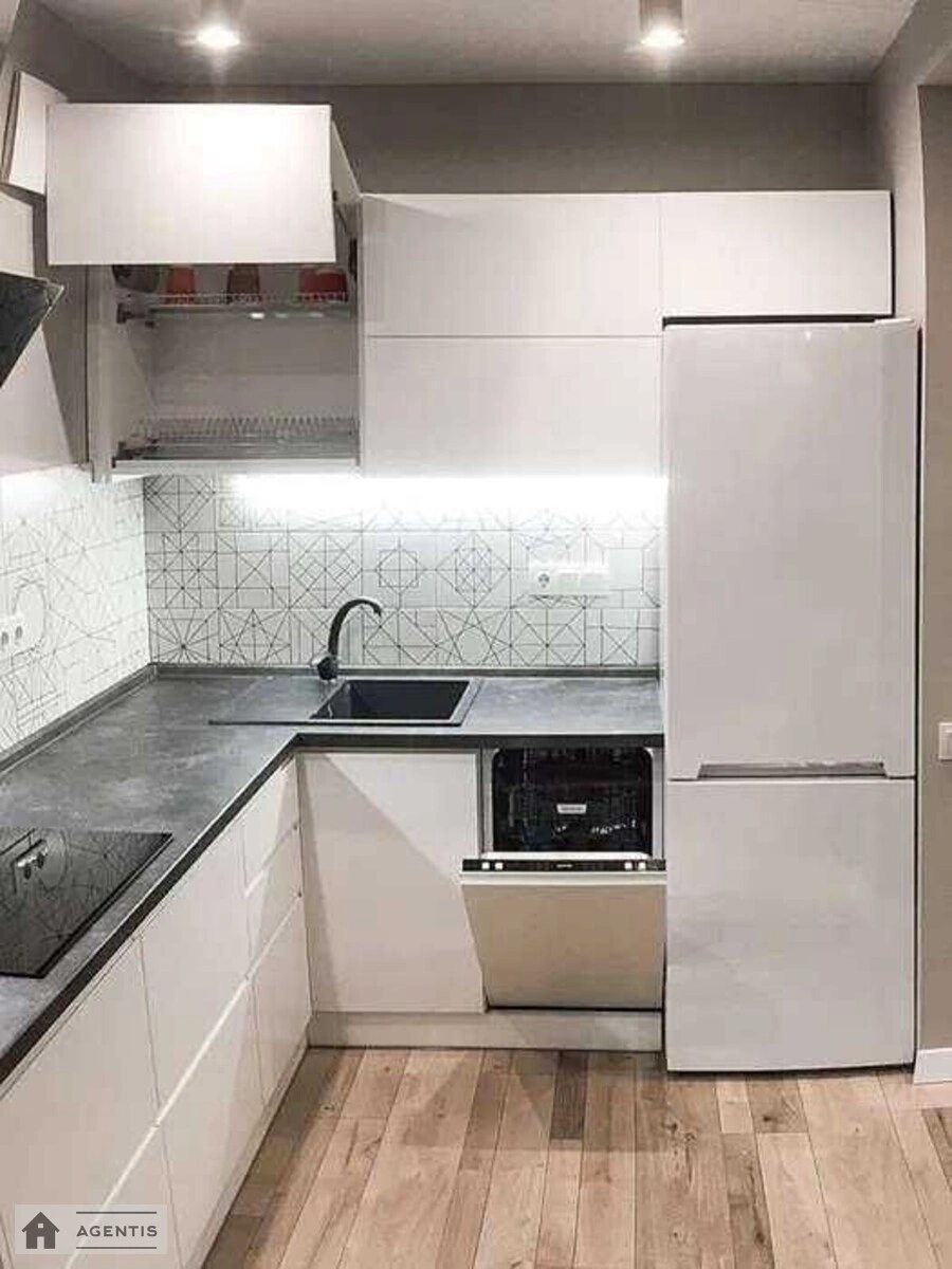 Сдам квартиру 2 комнаты, 52 m², 3 эт./16 этажей. 9, Івана Крамського вул., Киев. 