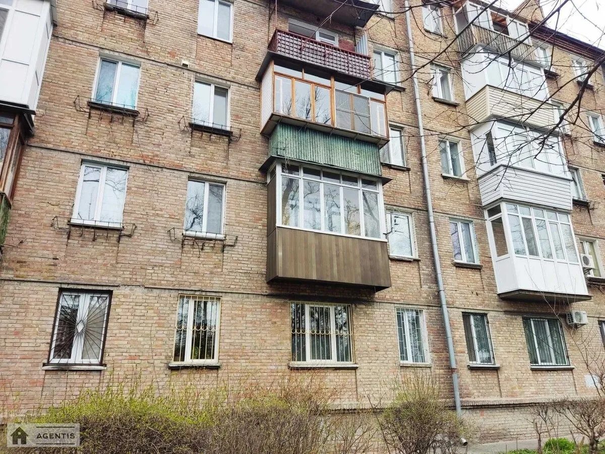 Apartment for rent 1 room, 33 m², 2nd fl./5 floors. 23, Marka Bezruchka vul. Babushkina, Kyiv. 