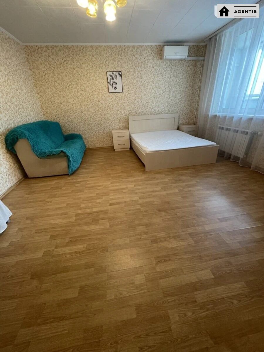 Apartment for rent 1 room, 52 m², 6th fl./21 floors. 4, Borysa Hmyri vul., Kyiv. 