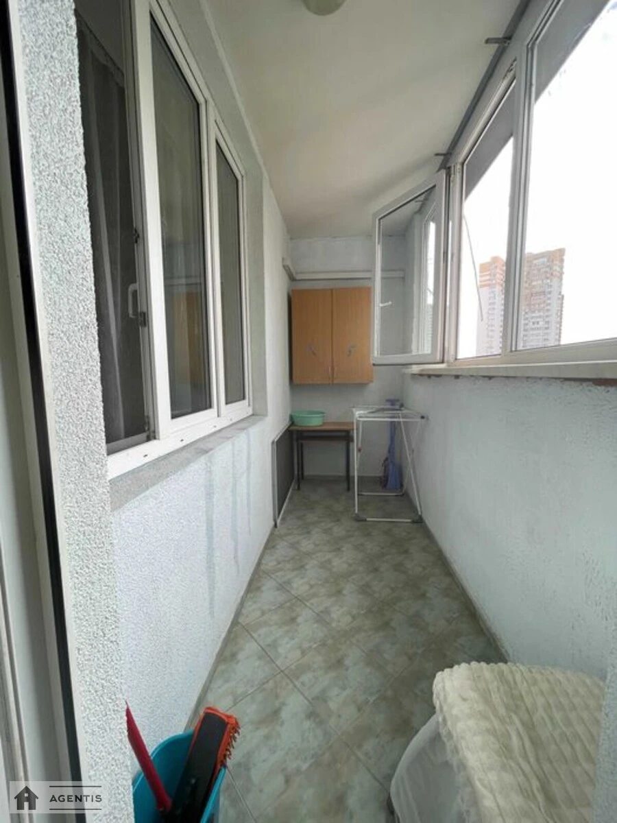 Здам квартиру 1 кімната, 52 m², 6 пов./17 поверхів. 4, Бориса Гмирі вул., Київ. 