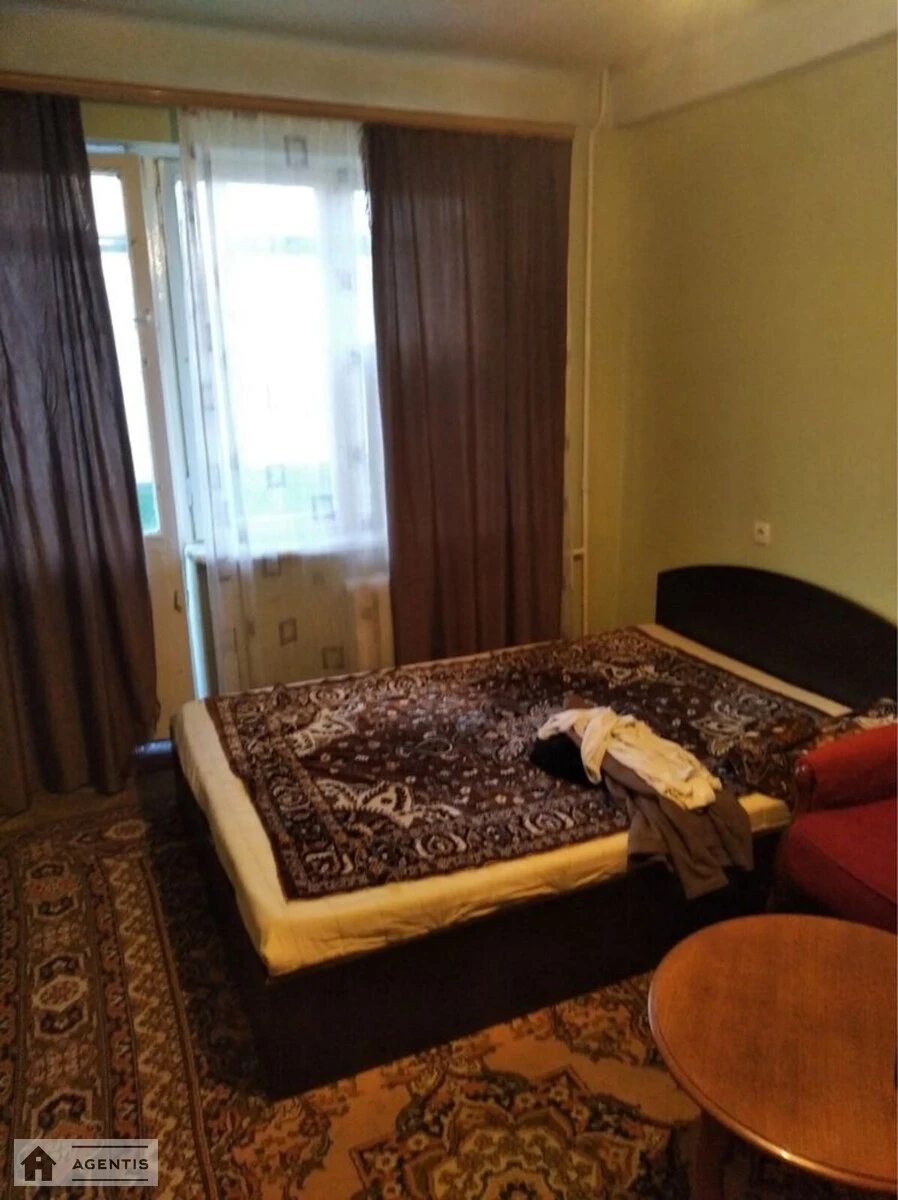 Apartment for rent 2 rooms, 47 m², 3rd fl./5 floors. 5, Ushynskogo 5, Kyiv. 