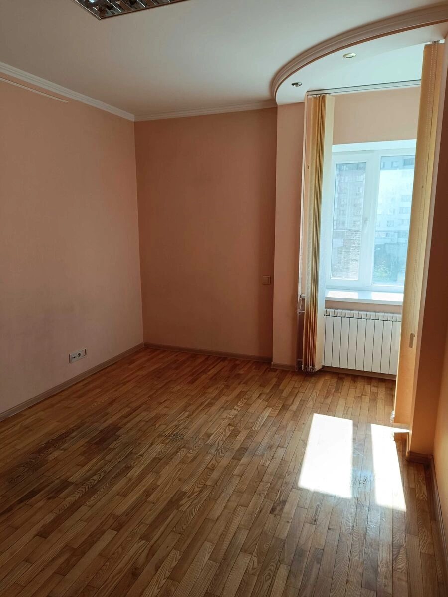 Apartment for rent 3 rooms, 91 m², 4th fl./16 floors. 26, Mykoly Bazhana prosp., Kyiv. 