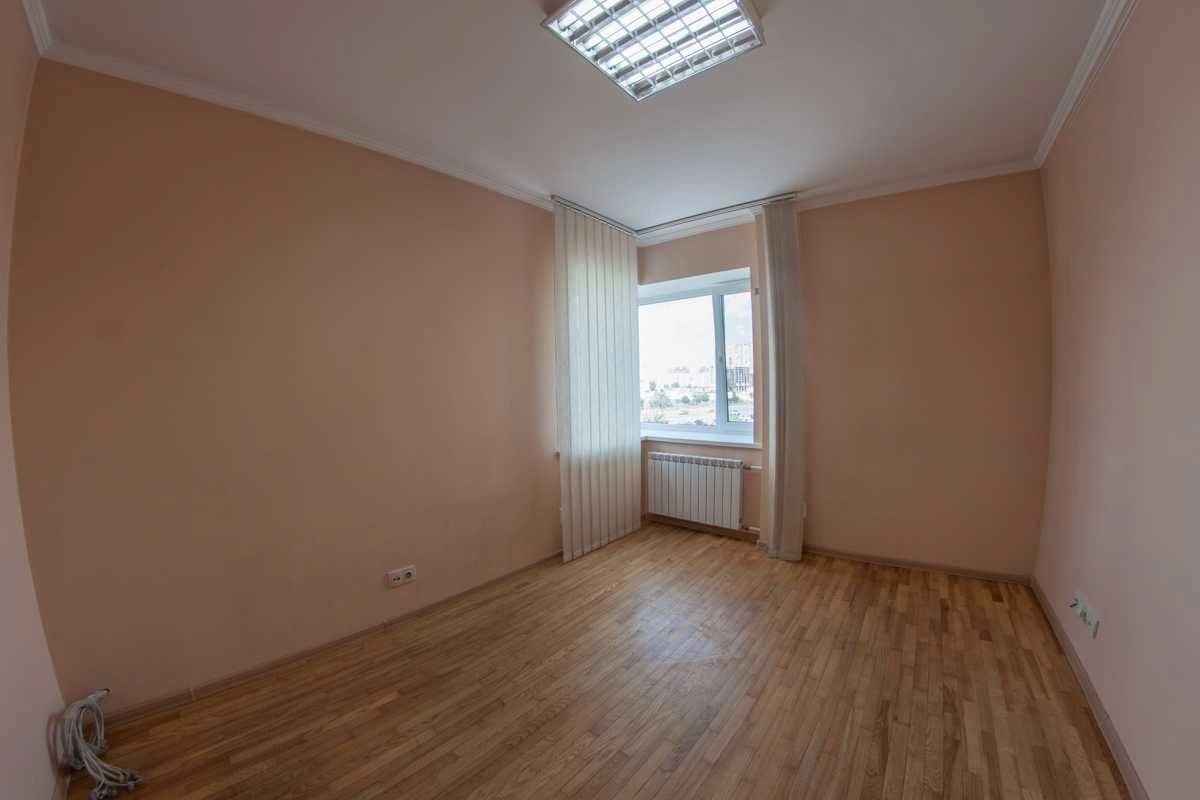 Apartment for rent 3 rooms, 91 m², 4th fl./16 floors. 26, Mykoly Bazhana prosp., Kyiv. 