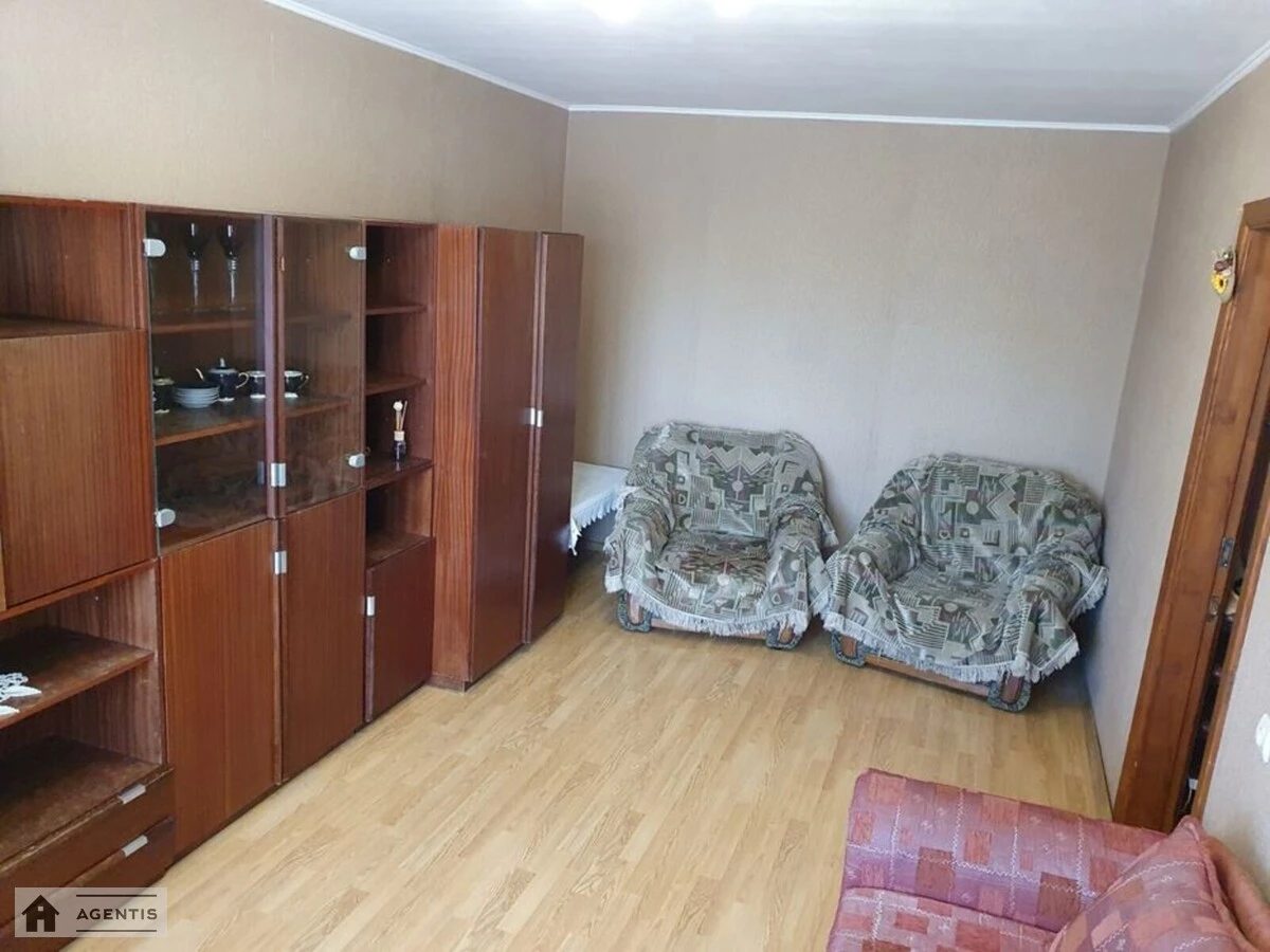 Apartment for rent 2 rooms, 43 m², 6th fl./9 floors. Svyatoshynskyy rayon, Kyiv. 