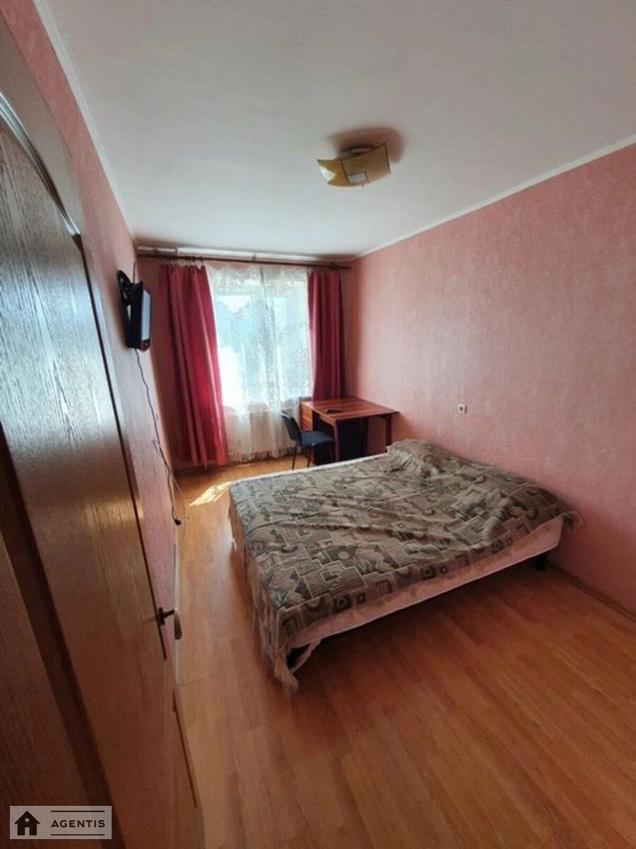 Сдам квартиру 2 комнаты, 43 m², 6 эт./9 этажей. Святошинский район, Киев. 