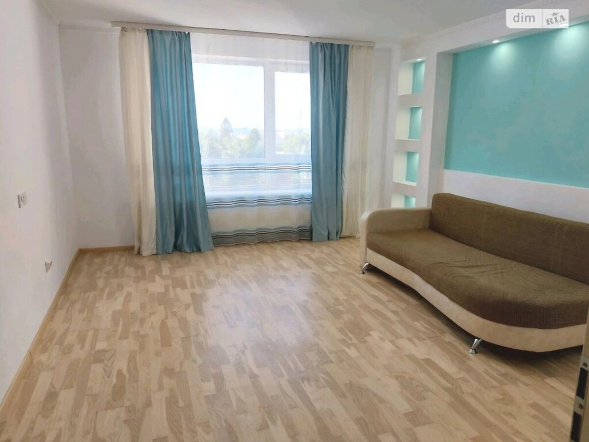 Apartments for sale 2 rooms, 65 m², 8th fl./10 floors. Восточный, Ternopil. 