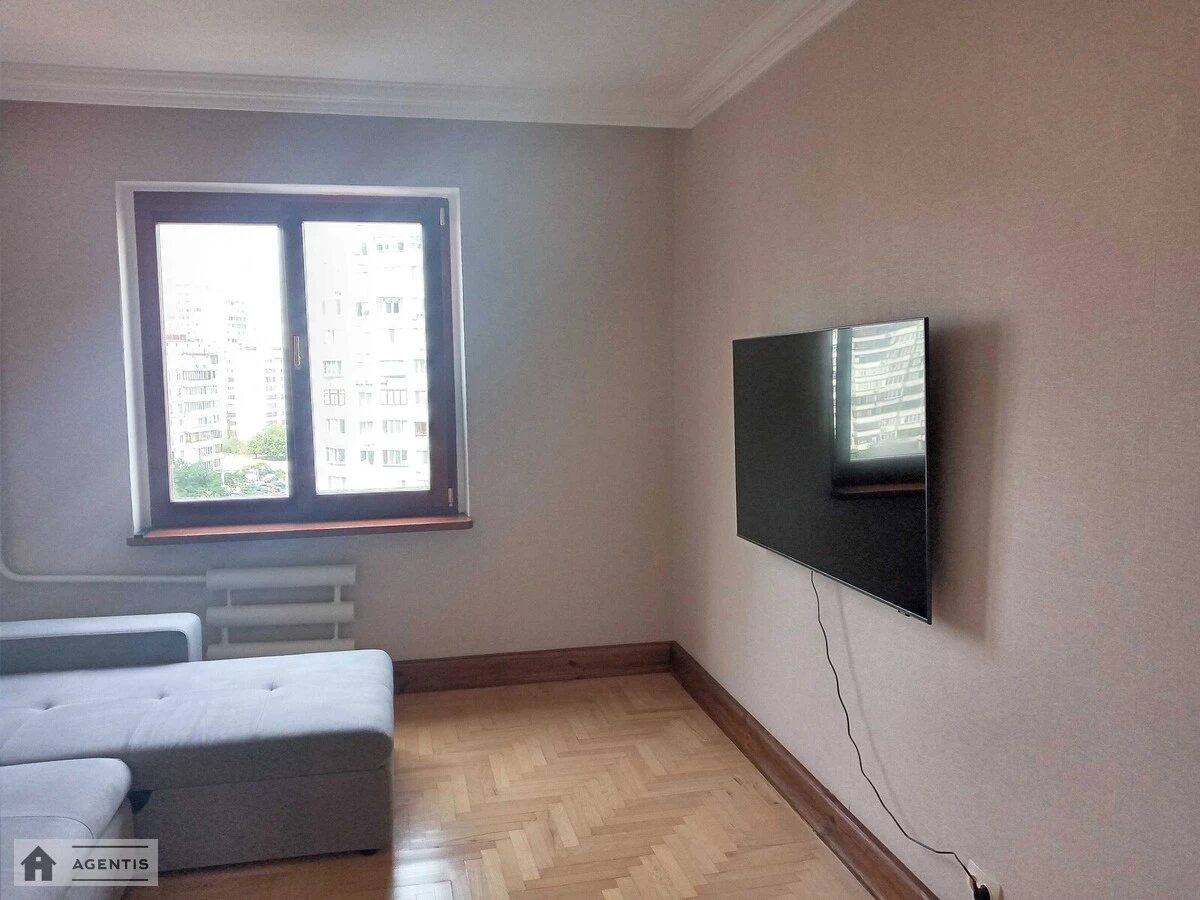 Apartment for rent 3 rooms, 71 m², 10th fl./16 floors. 16, Anny Akhmatovoyi vul., Kyiv. 