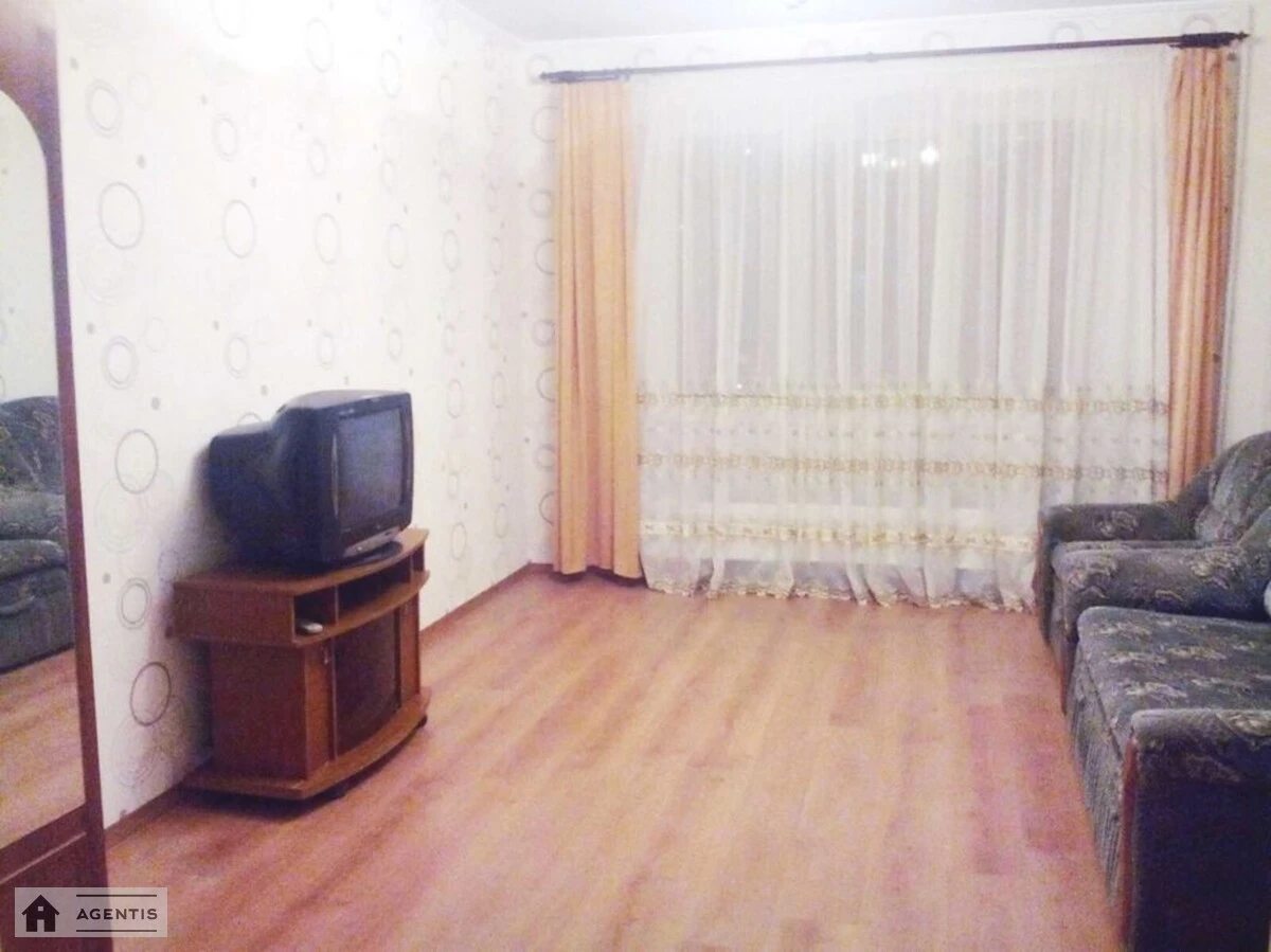 Apartment for rent 3 rooms, 68 m², 6th fl./9 floors. 10, Ronalda Reyhana vul. Teodora Drayzera, Kyiv. 