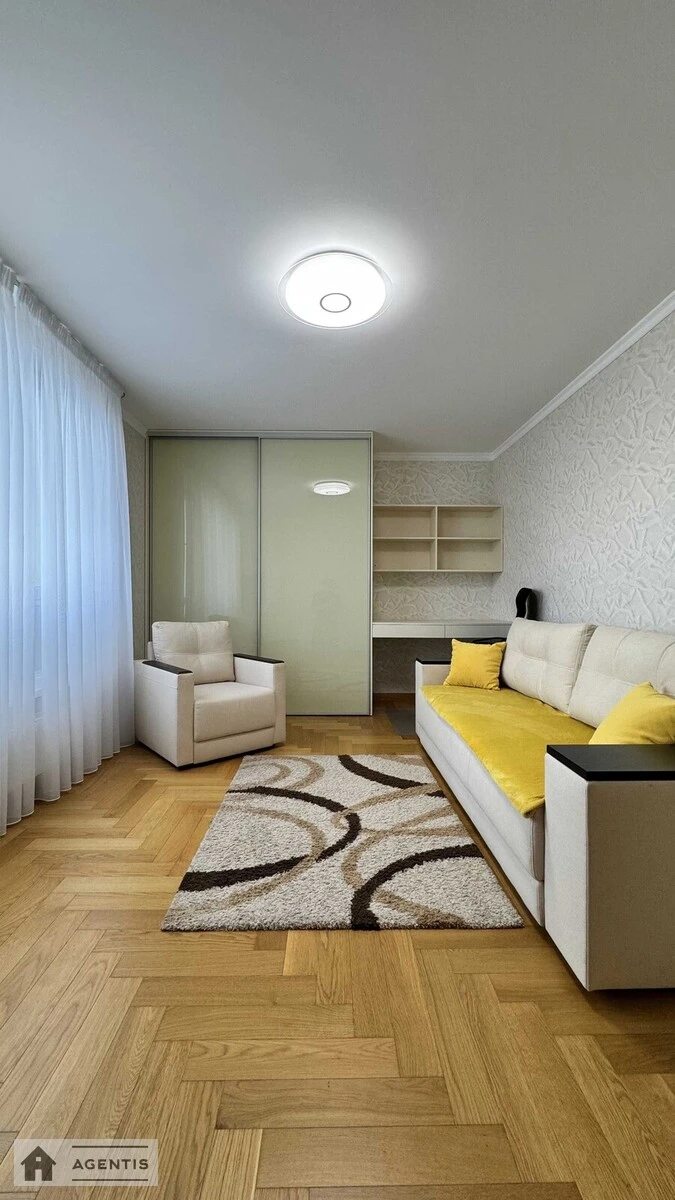 Сдам квартиру 2 комнаты, 67 m², 12 эт./25 этажей. 20, Соломянська вул., Киев. 