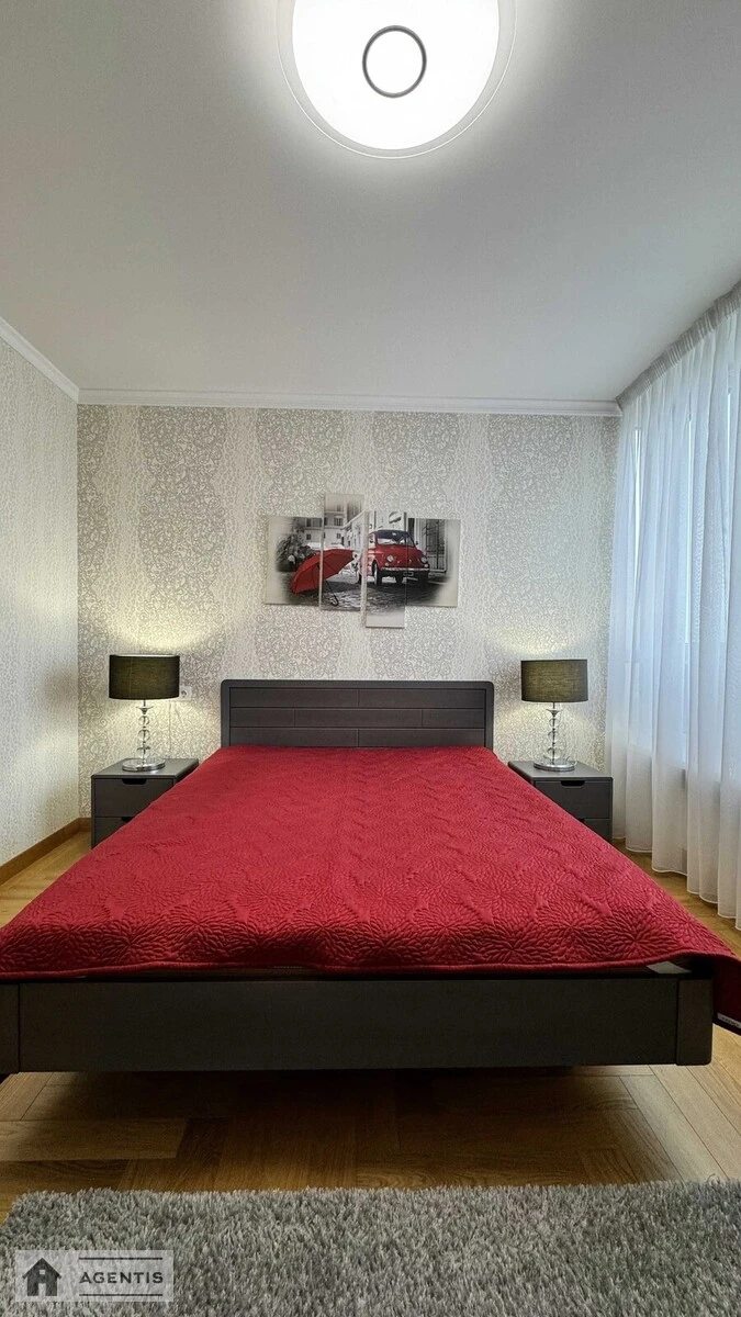 Сдам квартиру 2 комнаты, 67 m², 12 эт./25 этажей. 20, Соломянська вул., Киев. 