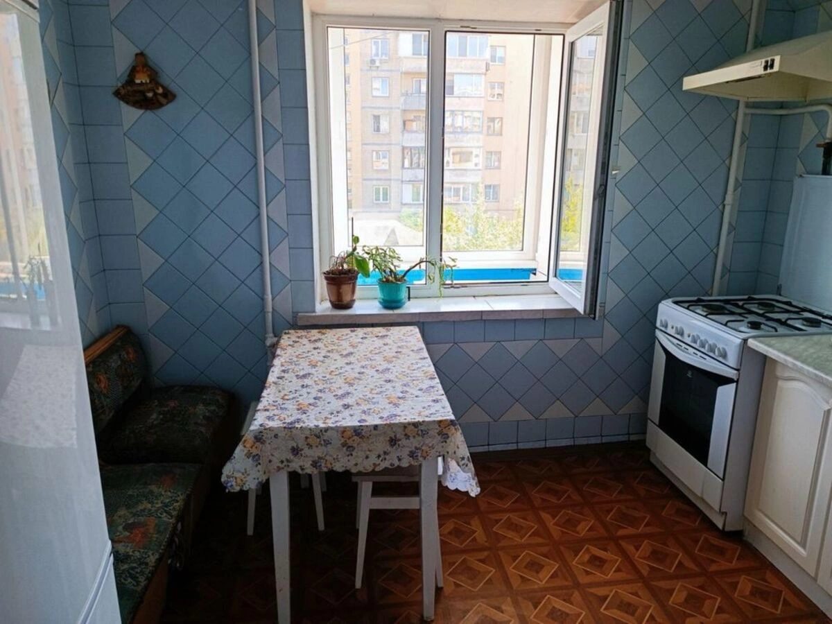 Apartment for rent 2 rooms, 53 m², 6th fl./9 floors. 25, Entuziastiv 25, Kyiv. 