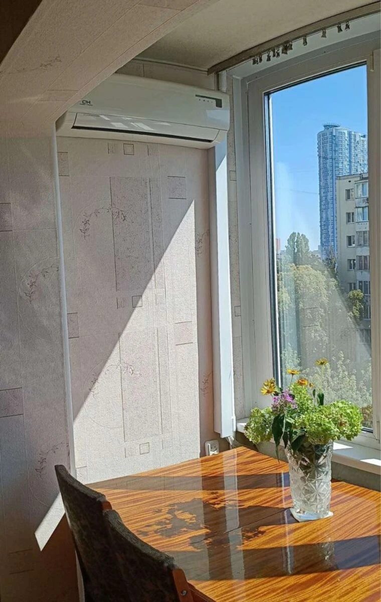 Apartment for rent 2 rooms, 53 m², 6th fl./9 floors. 25, Entuziastiv 25, Kyiv. 